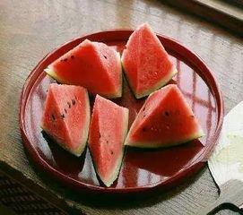 卖钱吃瓜,揭秘网络红人背后的商业秘密